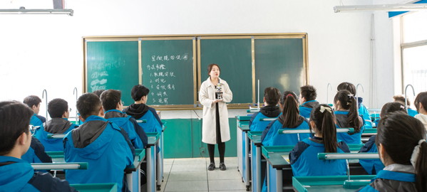 洛川引入导师机制，准确把握考试方向
