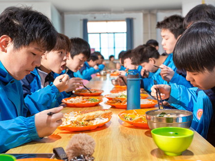 洛川学生用餐